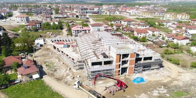 Düzce’deki Katlı Pazaryeri Gün Sayıyor