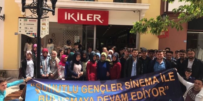 Şuhutlu 500 Genç “Reis” Filmini İzledi