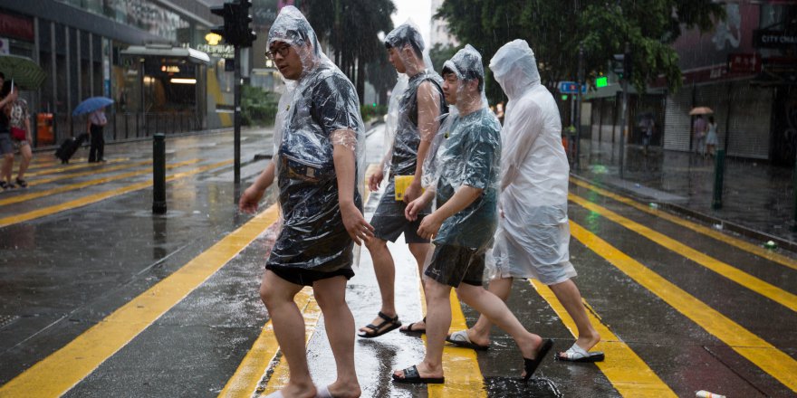 Hong Kong’u Nida Tayfunu Vurdu