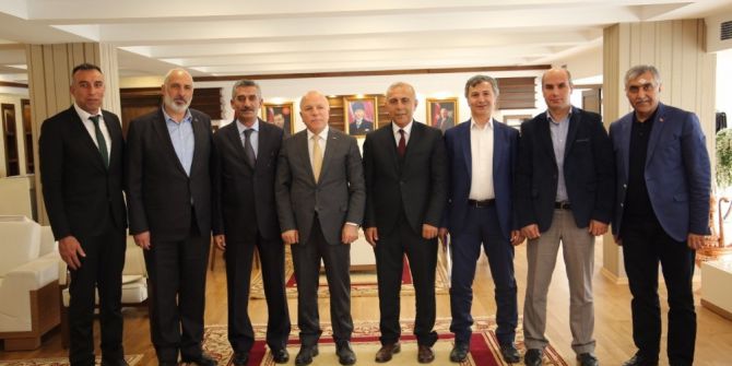 Başkan Sekmen’e ‘Eğitime Destek’ Teşekkürü