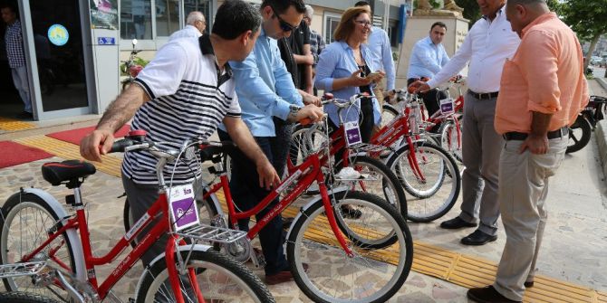 Başkan Tarhan’dan Avrupa Bisiklet Yarışması’na Bisikletle Destek