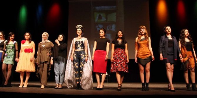 Genç Tasarımcıların Çalışmalarını Minik Mankenler Tanıttı