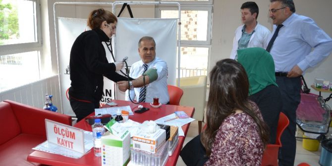 Aile Ve Sosyal Politikalar İl Müdürlüğü Personelinden Kan Bağışı