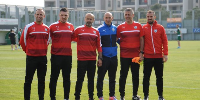 Bursaspor’un Yeni Teknik Direktörü İlk Antrenmanına Çıktı