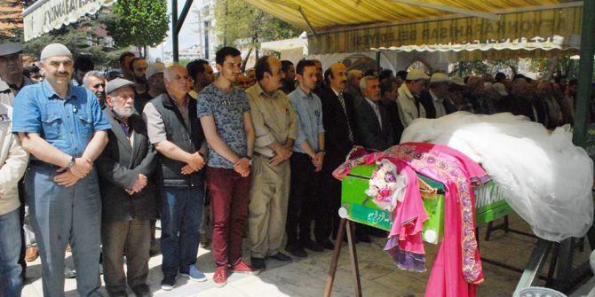 Nişanlı Çift Kazada Hayatını Kaybetti