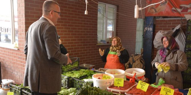 Mobil Başkandan Pazar Yeri Ziyareti