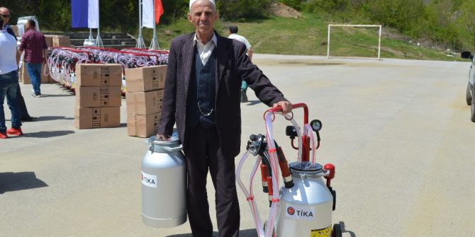 Tika’dan Priştineli Süt Üreticilerine Destek