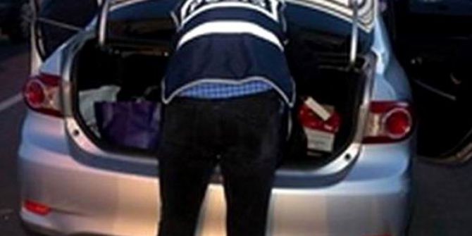 Polisin Şüphe Üzerine Arama Yaptığı 6 Kişinin De Üzerinden Uyuşturucu Madde Çıktı