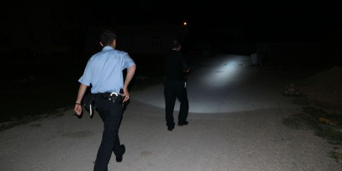 Polis Sokak Sokak Hırsız Aradı