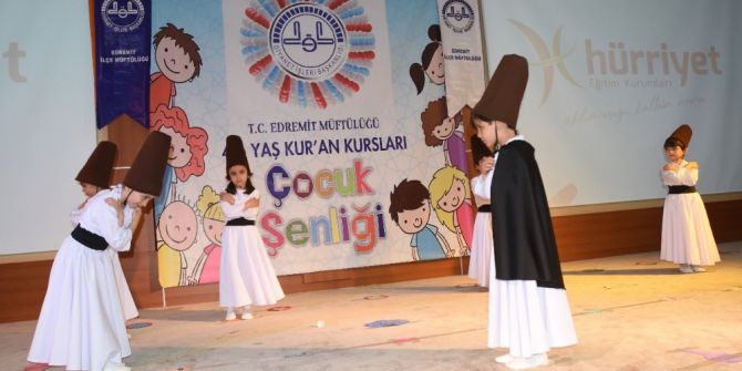 Kur’an Kursu Öğrencilerinin Mezuniyet Şenliği