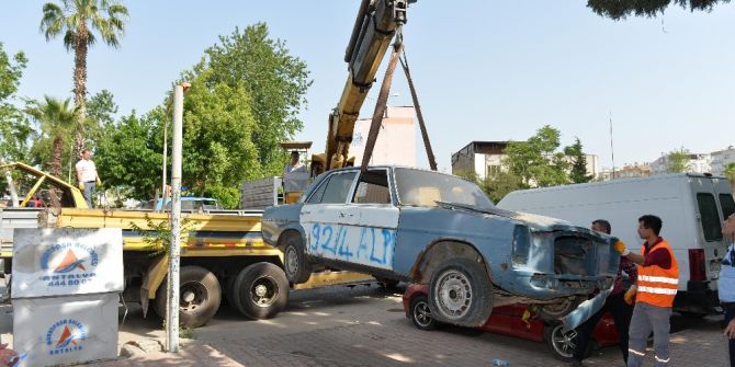 Muratpaşa’da Hurda Araç Operasyonu