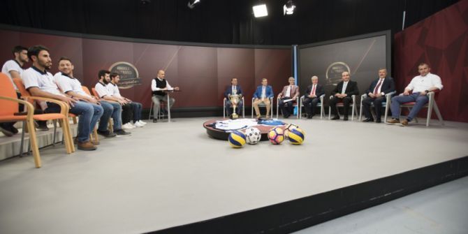 Rektör Gündoğan “Anadolu Üniversitesi Ve Spor” Programına Konuk Oldu