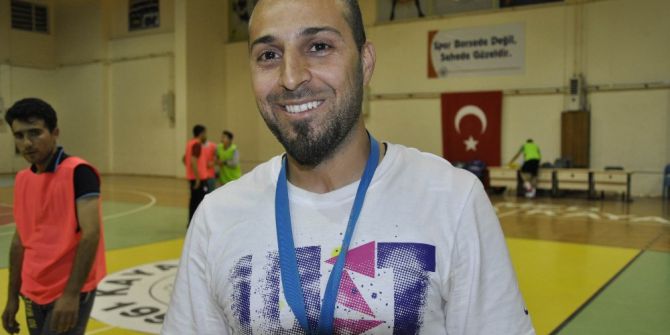 Beden Eğitimi Öğretmeninden Büyük Fedakarlık