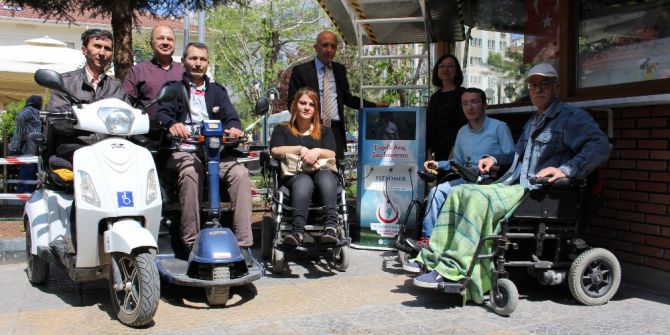 Engelliler Çarşıda Gezerken Artık Yolda Kalmayacaklar