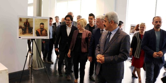 Dünya’da Seramik Sergisi, Kağıt Müzesi’nde Sergileniyor