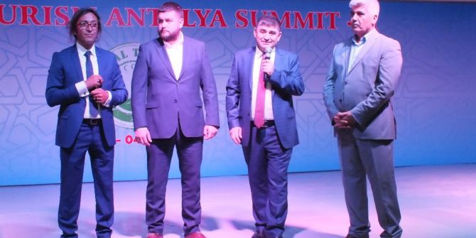 Antalya’da Düzenlenen 2. Helal Turizm Zirvesi Sona Erdi