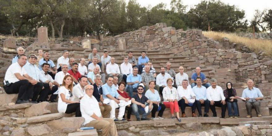 Yunusemre Meclisi Antik Mecliste Toplandı