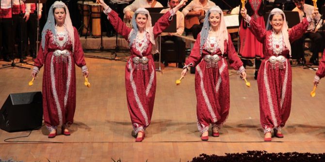 Türk Halk Müziği Topluluğundan Sevda Üzerine Türküler