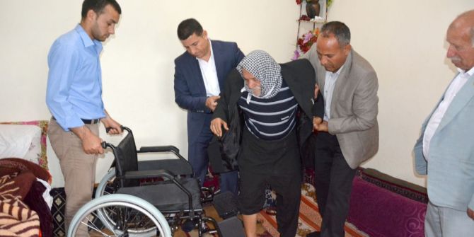 Yatalak Hastanın Tekerlekli Sandalye Sevinci