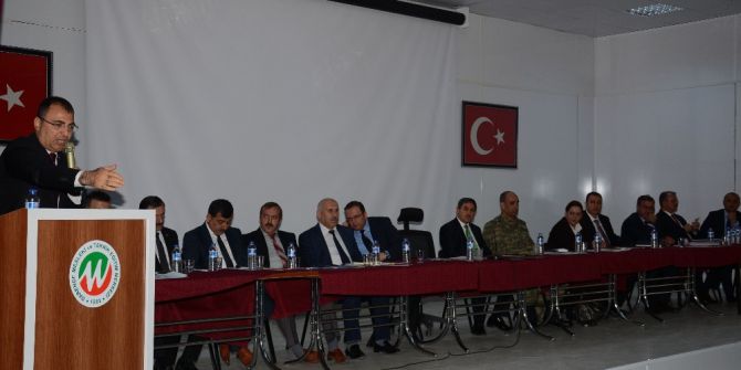 Vali Toprak Darendelilerin Sorunlarını Dinledi