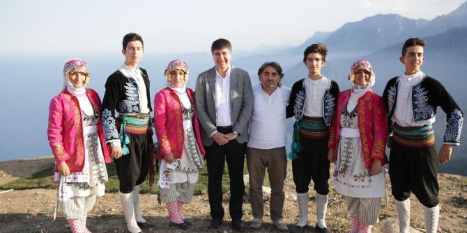 Parasızlık Nedeniyle Şampiyonaya Gidemeyen Folklor Ekibine Müjde