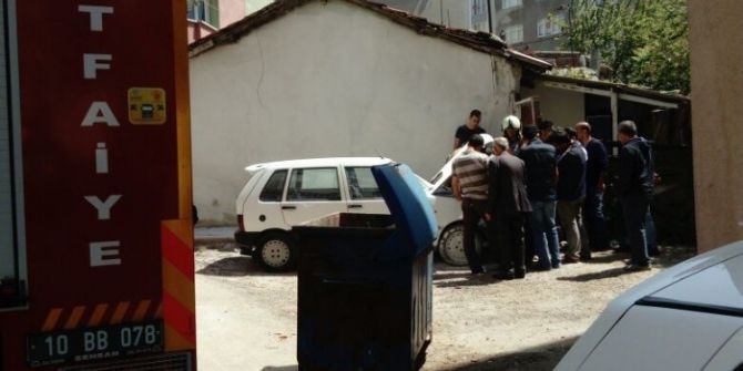 Yanan Araca İtfaiye Müdahale Etti