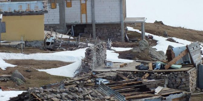 Fırtınadan Zarar Gören Evler, Yaylacıları Kara Kara Düşündürüyor