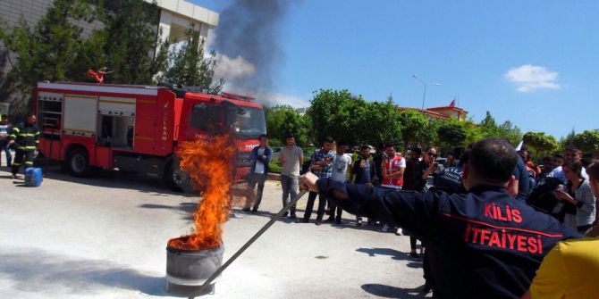 Üniversite Öğrencilerine Yangın Eğitimi