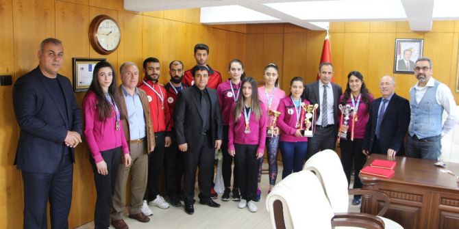 Fü Sporcularından 3 Dalda 7 Altın Madalya