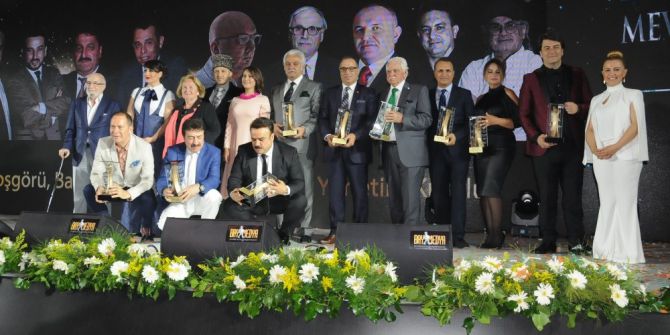 Ünlü Sanatçılara Mevlana Ödülleri Verildi