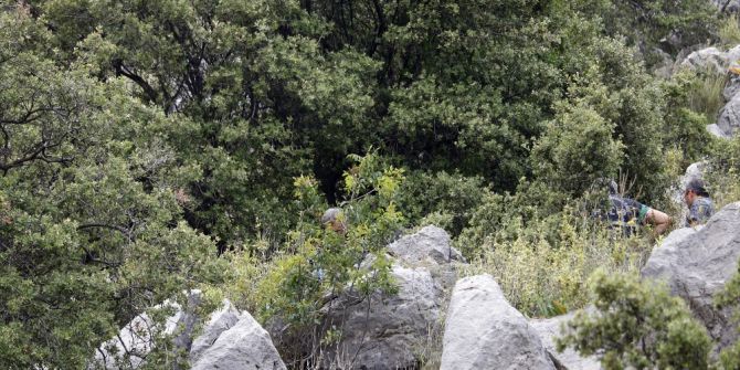 Antalya’da Dağlık Alanda Erkek Cesedi Bulundu