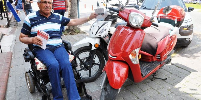 Engelli Bireylerden Farkındalık Yürüyüşü