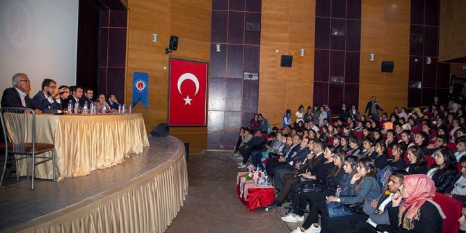 Hakkari’de ‘Tanıtım Ve Yönlendirme’ Semineri