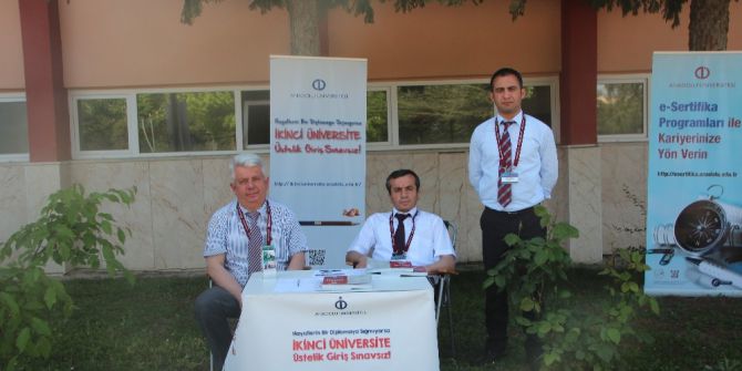 Aöf Bilecik’teki Öğrencileri Bilgilendiriyor