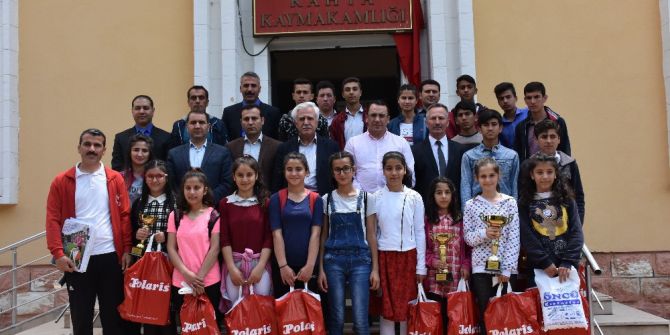 Başarılı Olan Öğrenciler Ödüllendirildi