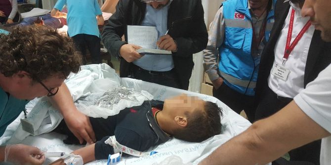 Sokakta Top Oynayan 12 Yaşındaki Çocuk Tüfekle Vuruldu