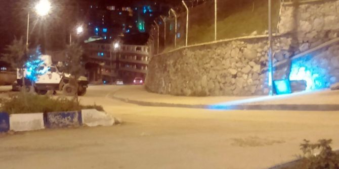 Duvar Dibine Bırakılan Şüpheli Televizyon Polisi Alarma Geçirdi