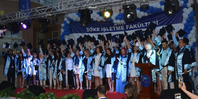 Adü Söke İşletme Fakültesi İlk Mezunlarını Verdi