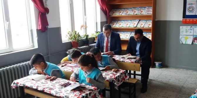Acıgöl’de “Öğrencilerle Okuyorum” Projesi Başladı