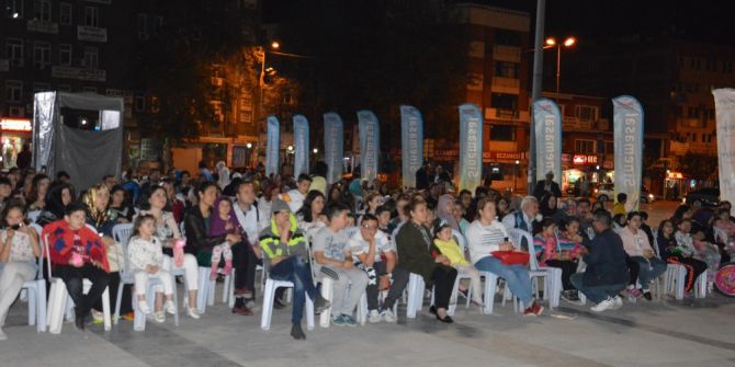 Kırıkkale’de Çocuklar Açık Hava Sinemasıyla Tanıştı