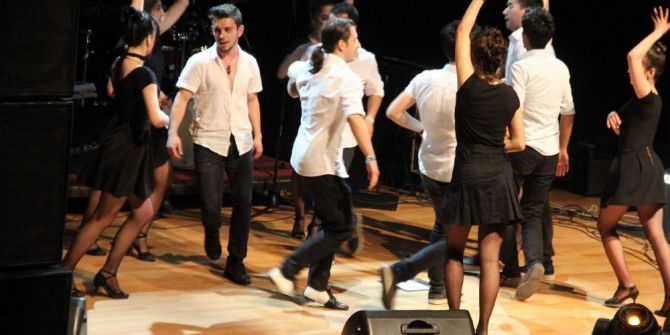 Üniversiteliler Dans Ve Müziğe Doydu