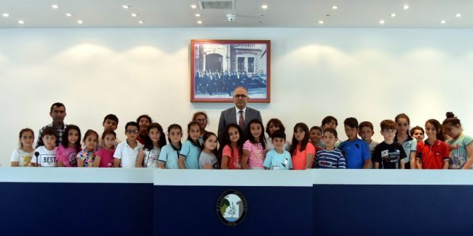 Belediye Meclis Salonunda Yerel Yönetim Dersi