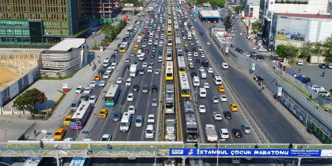 Kilometrelerce Uzunluktaki Metrobüs Kuyruğu Havadan Görüntülendi