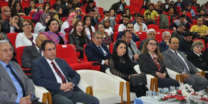 Azerbaycan Milletvekili Paşayeva’dan Üniversite Öğrencilerine Tokat Gibi Tarih Dersi