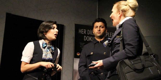 Thy’nin Kabin Memurları Hünerlerini Tiyatro Sahnesinde Sergiledi