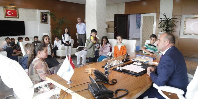 Gölbaşı Belediye Meclisi Kapılarını Öğrencilere Açtı