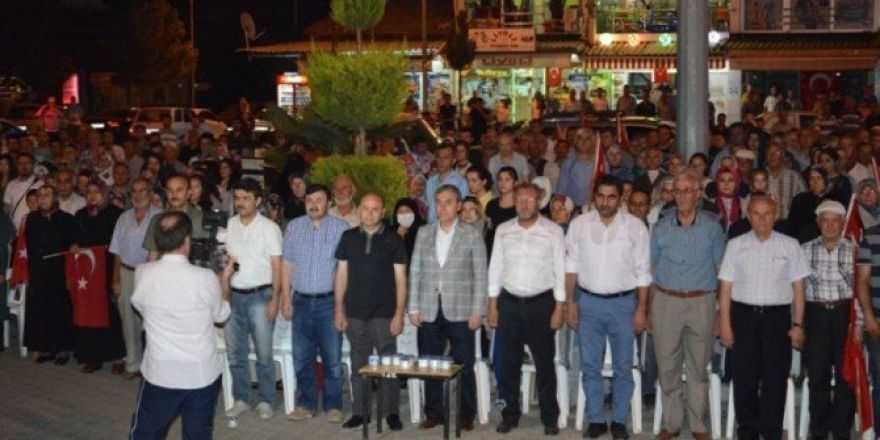 Gediz’de Demokrasi Nöbetine Milletvekili Desteği