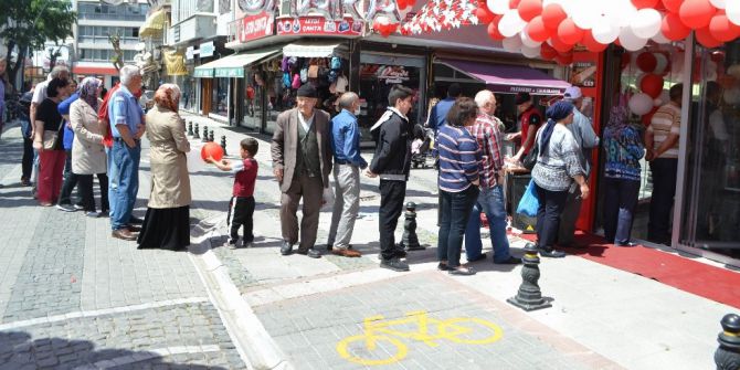 Dönerin 1,5 Tl Olduğunu Duyan Koştu