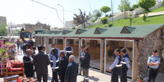 Hısn-ı Mansur Kalesinin Etrafı Temizleniyor