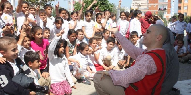 Edremit’te Çocuklar Tiyatro İle Buluşuyor